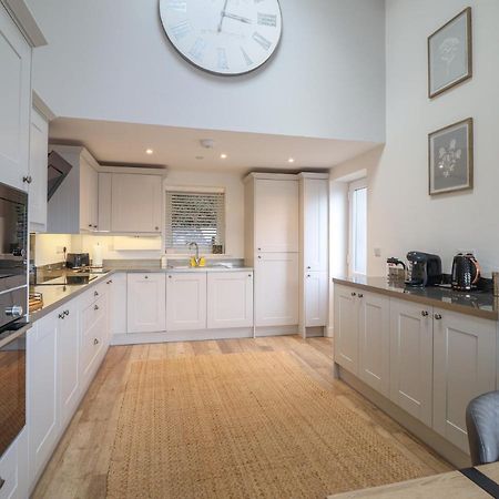 Bryn Cae Villa Ландъндо Екстериор снимка