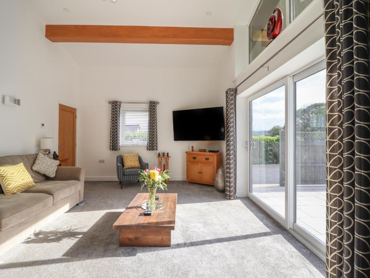 Bryn Cae Villa Ландъндо Екстериор снимка