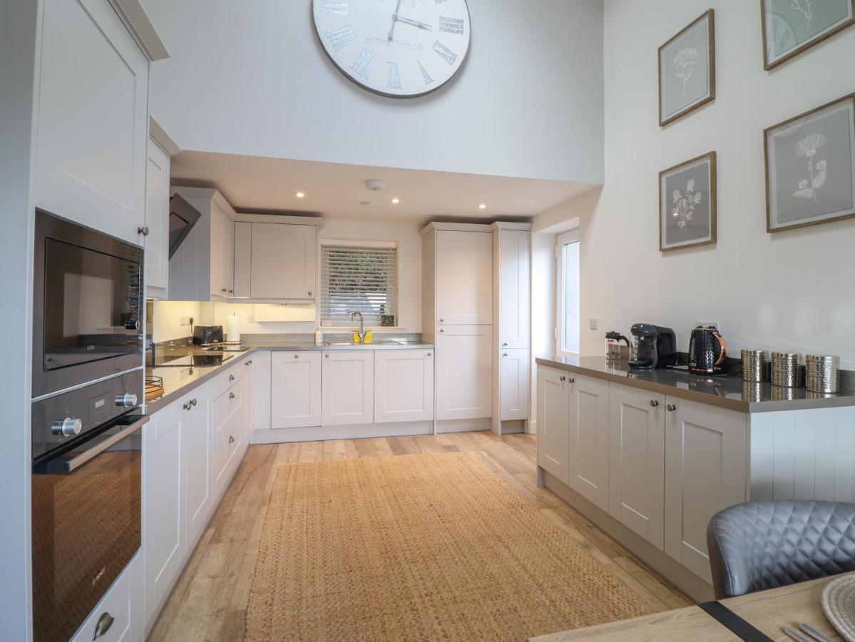 Bryn Cae Villa Ландъндо Екстериор снимка