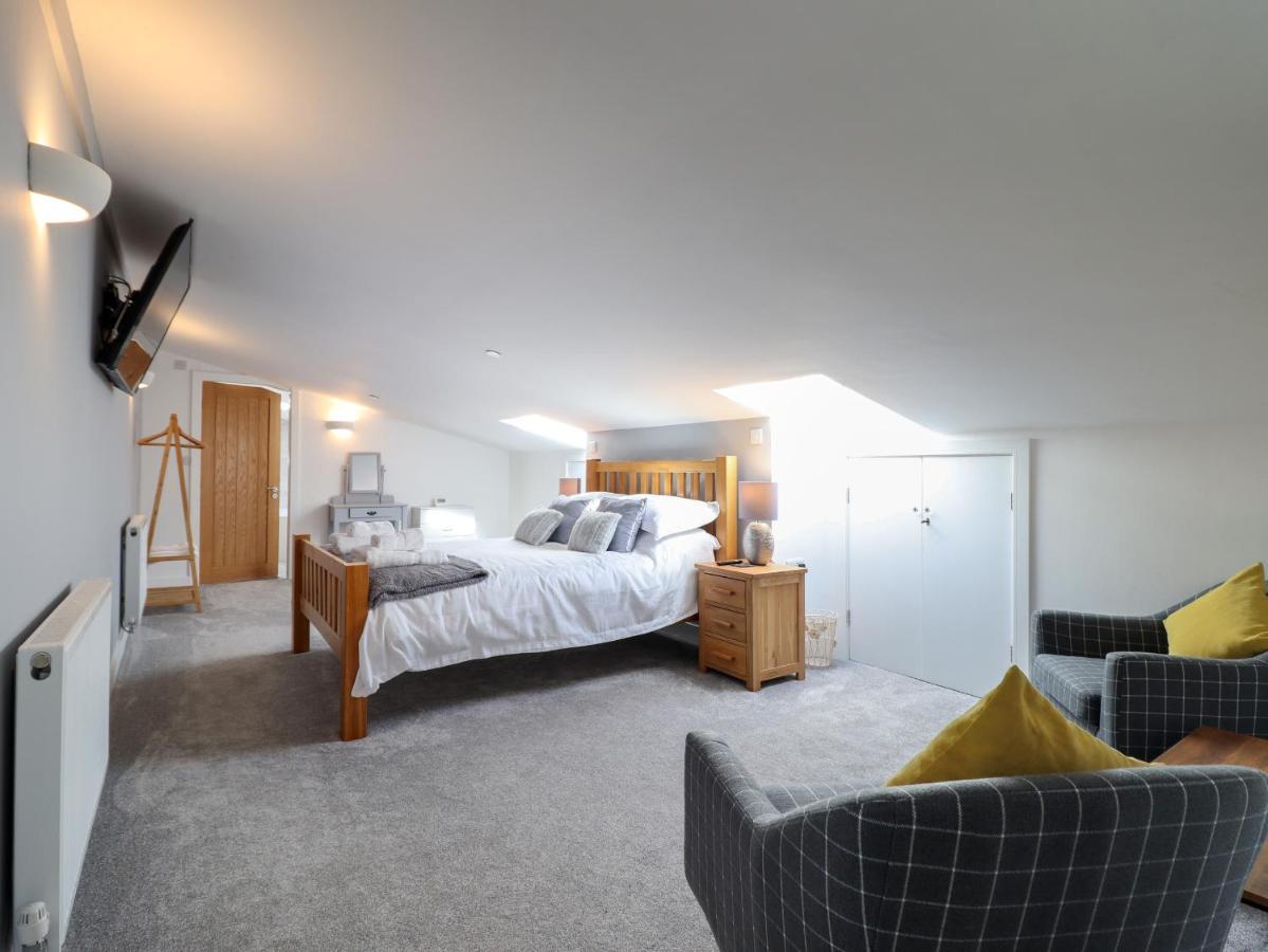 Bryn Cae Villa Ландъндо Екстериор снимка