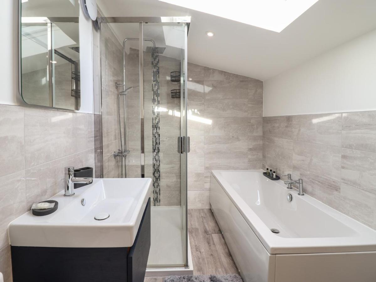 Bryn Cae Villa Ландъндо Екстериор снимка