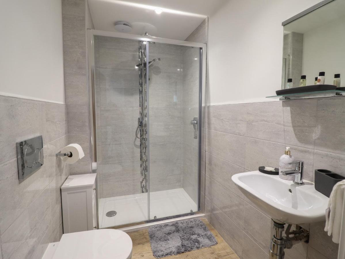 Bryn Cae Villa Ландъндо Екстериор снимка