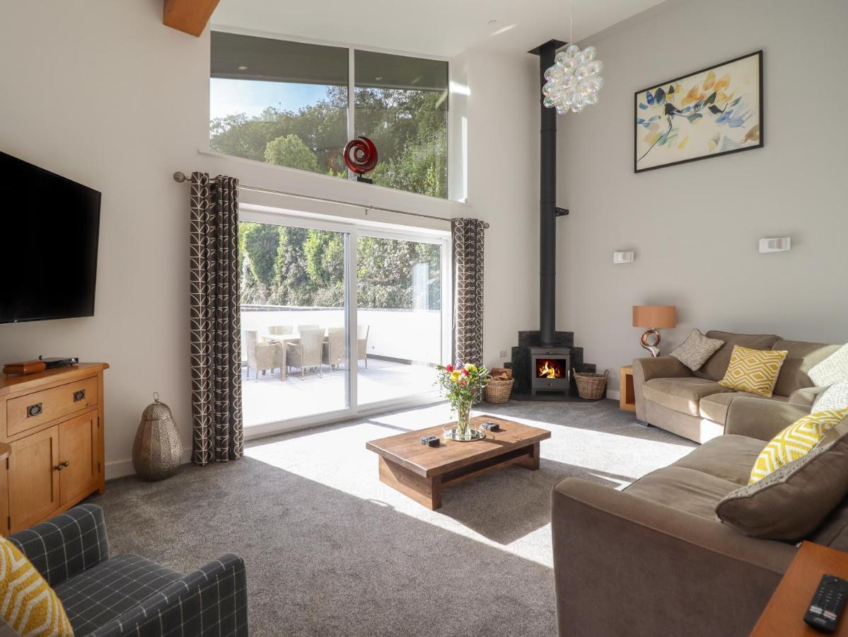 Bryn Cae Villa Ландъндо Екстериор снимка