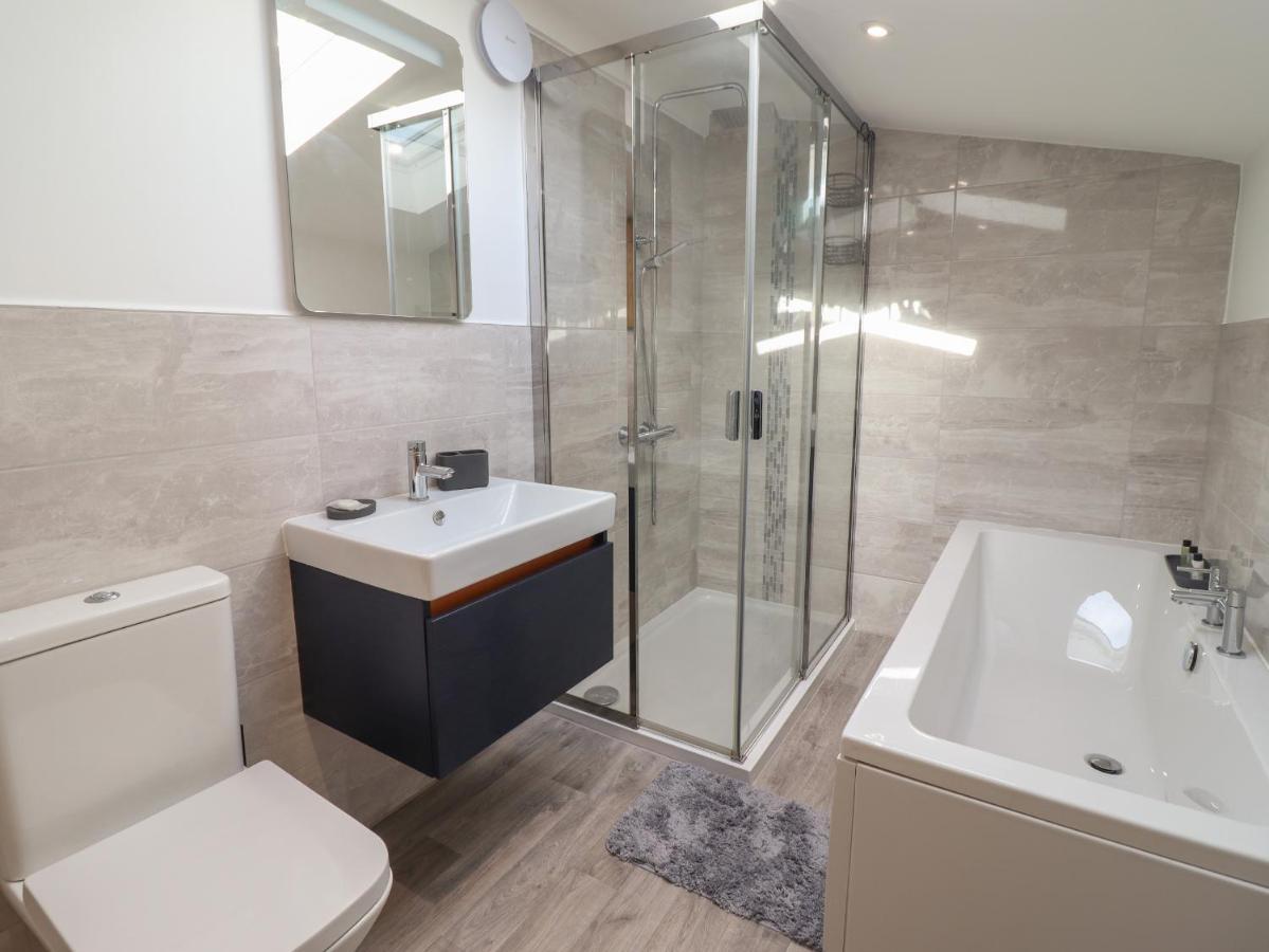 Bryn Cae Villa Ландъндо Екстериор снимка