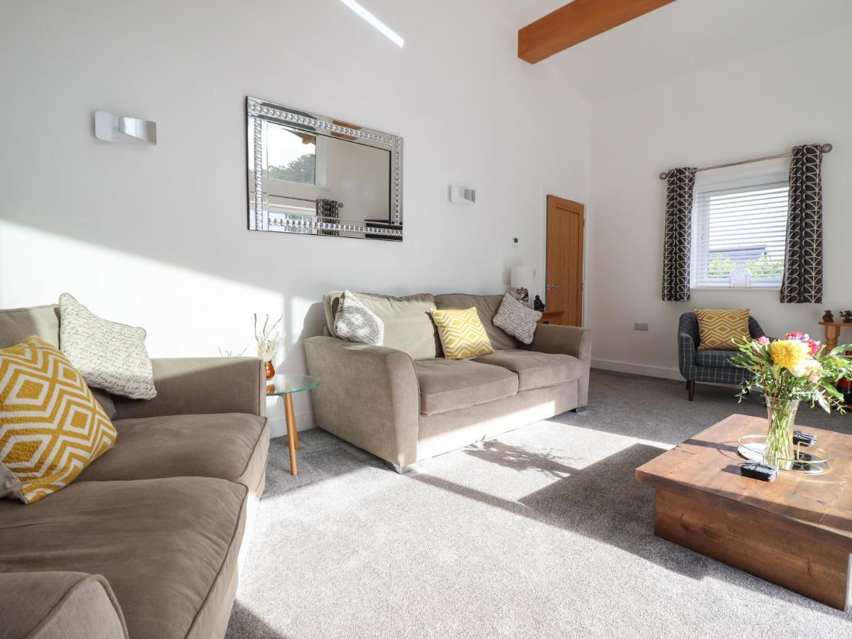 Bryn Cae Villa Ландъндо Екстериор снимка