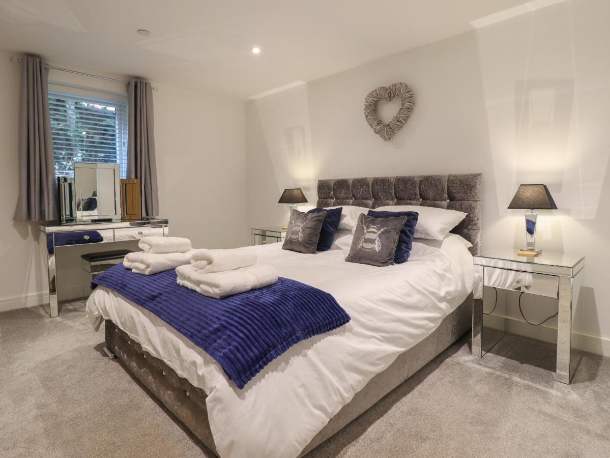 Bryn Cae Villa Ландъндо Екстериор снимка